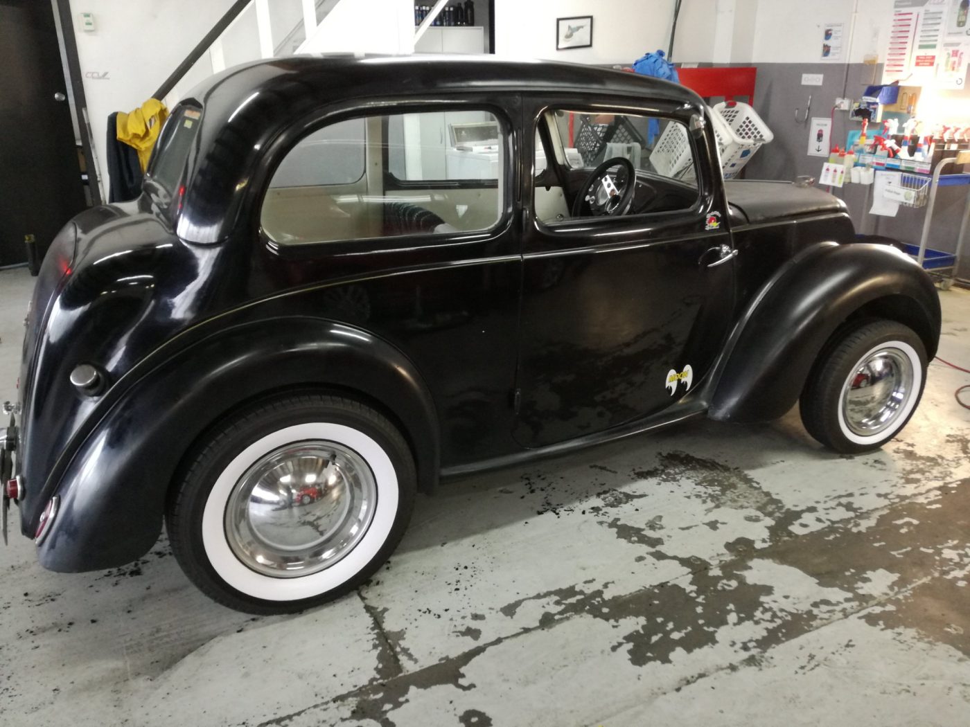 Ford Popular Customwidth Whitewalls