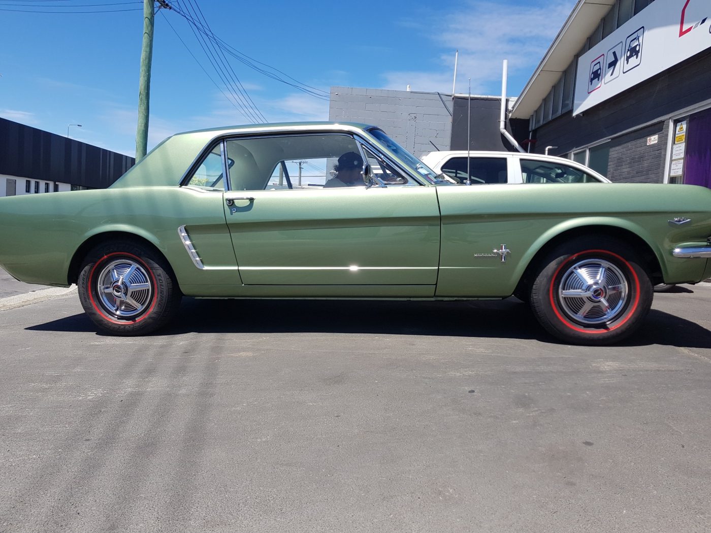 Ford Mustang 9mm Redwalls