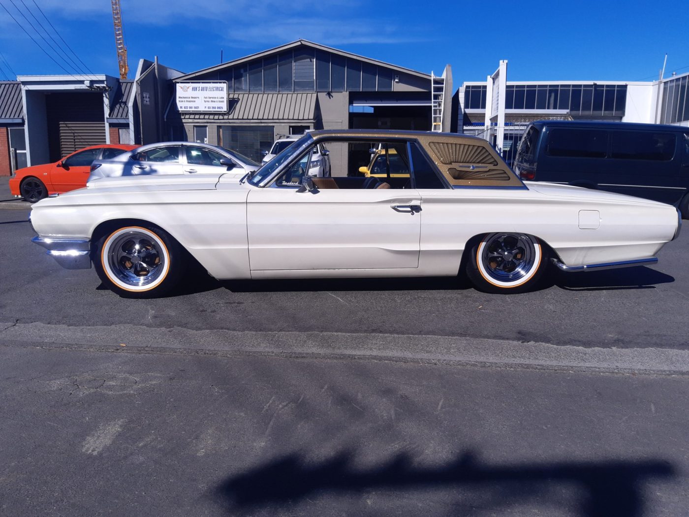 Ford Thunderbird 19mm White + 9mm Orange