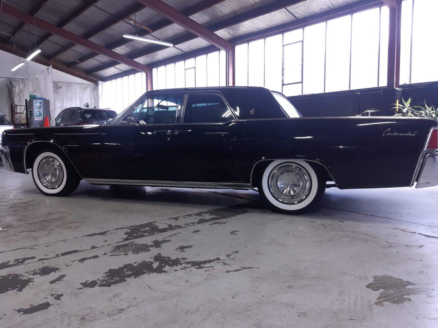 Lincoln Continental Customwidth Whitewalls