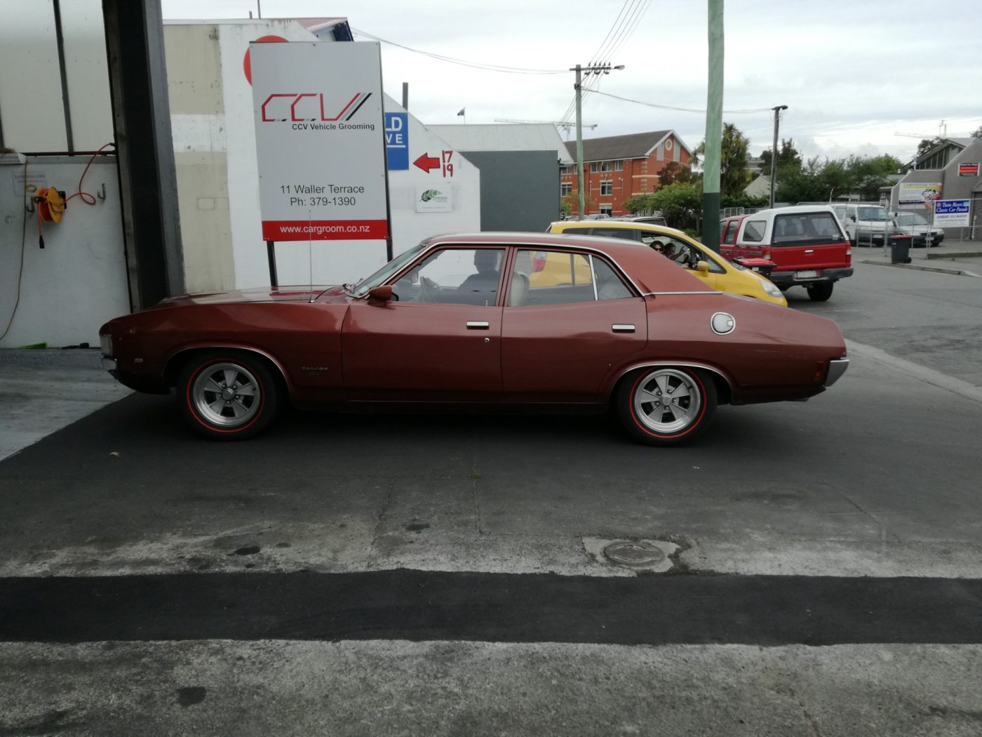 Ford Falcon 500 9mm Redwalls