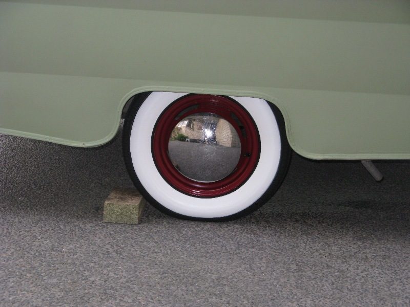 Caravan Customwidth Whitewalls