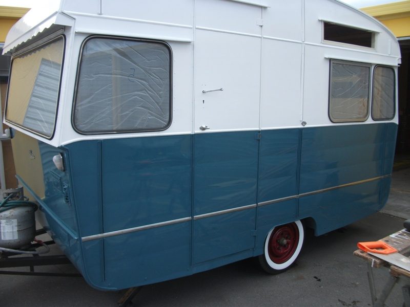 Caravan Customwidth Whitewalls