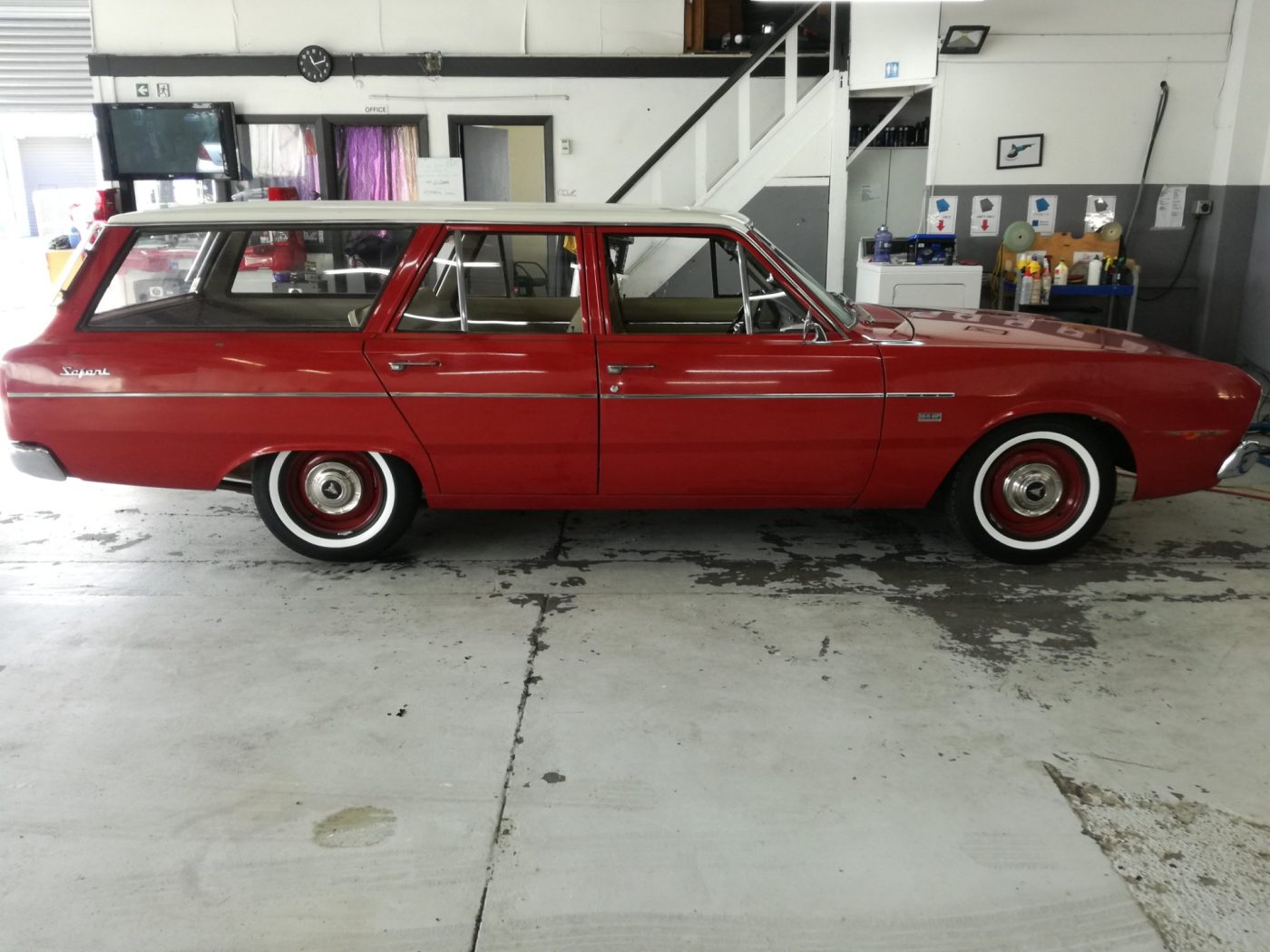 Valiant Safari 27mm Whitewalls