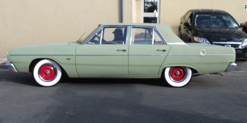 Valiant Customwidth Whitewalls