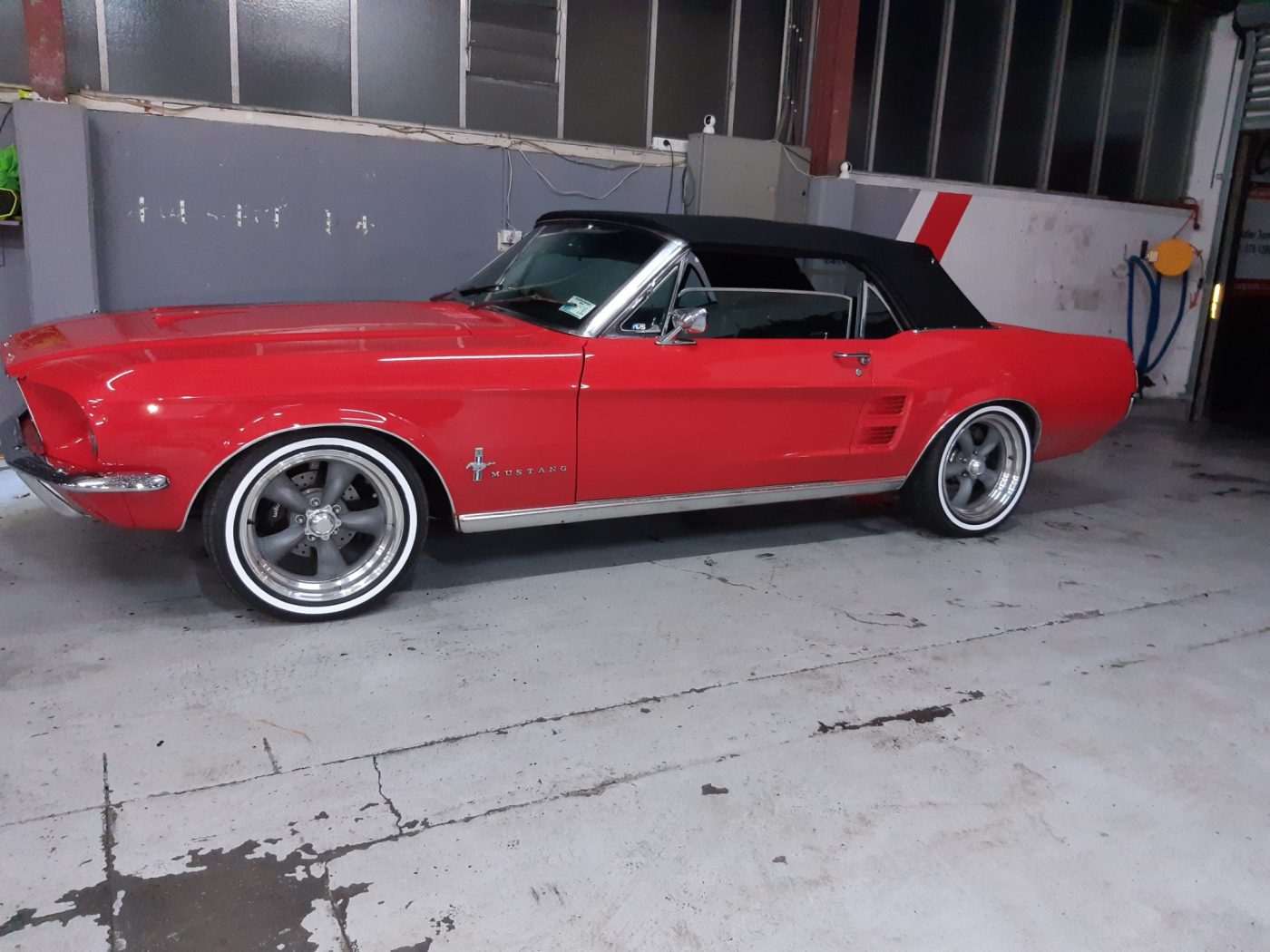 Ford Mustang 13mm Whitewalls